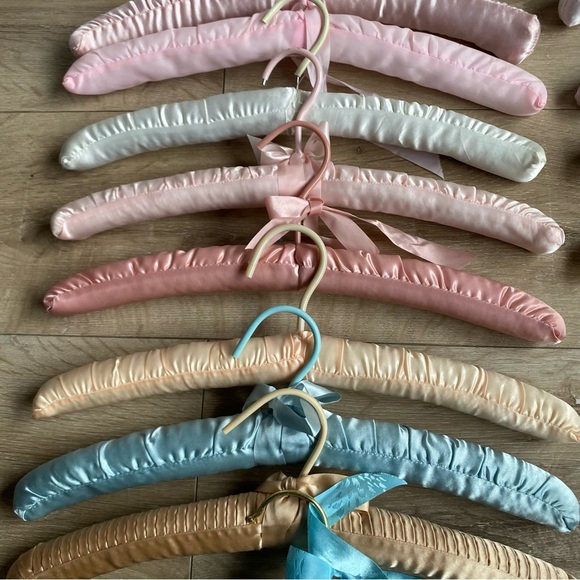 Vintage satin padded hanger lot 19 pieces variety of colours - Picture 5 of 6